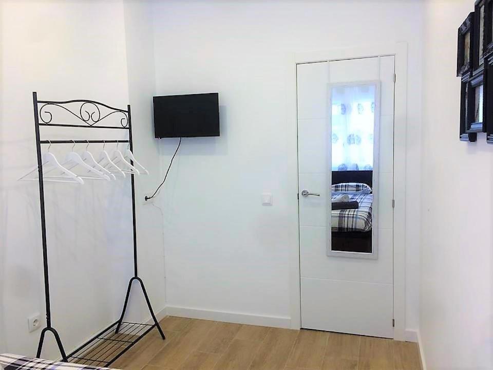 Cozy 3 Bed Apartment In The Heart Of 阿利坎特 外观 照片